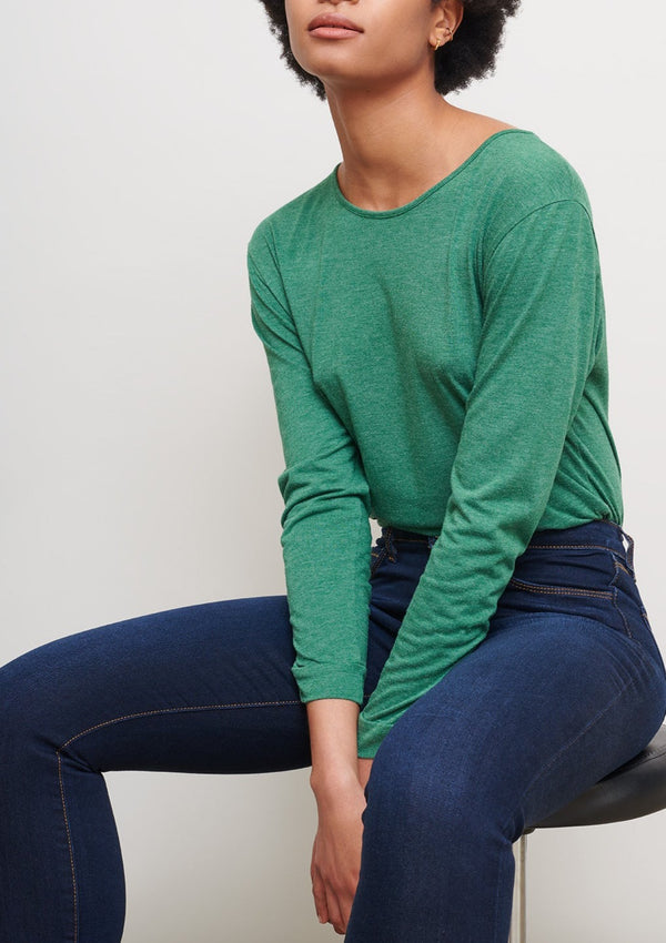 green-keyhole-back-long-sleeve-tee-sustainable-wicking-cooling-cucumber-clothing