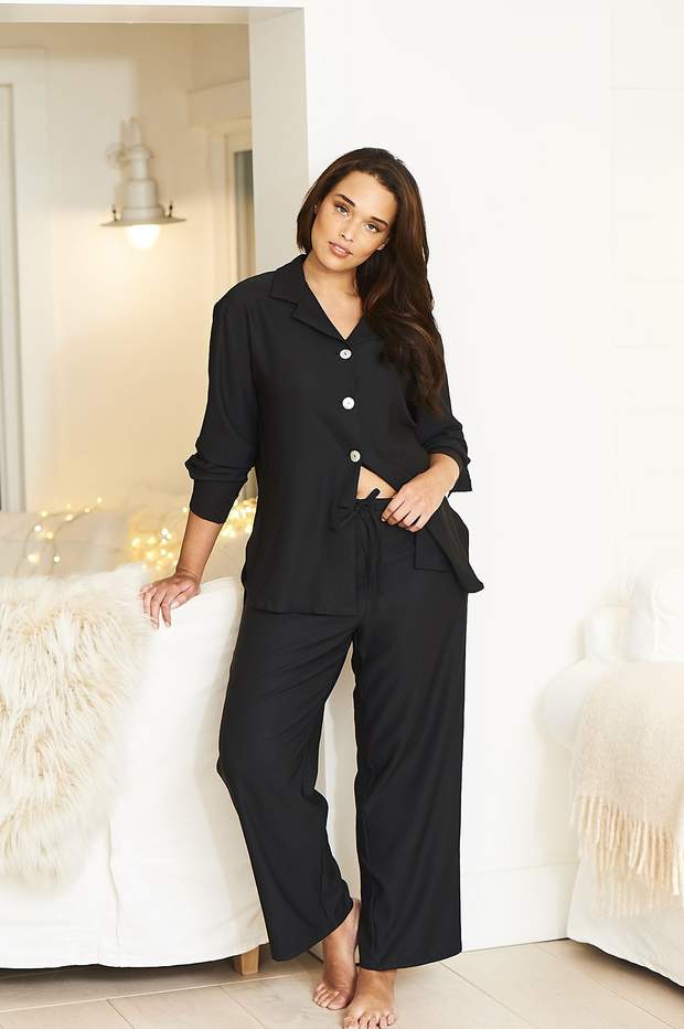 Shell Button PJ Top in Black
