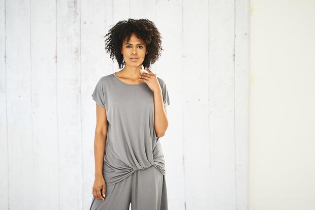 Stone Drape Knot Tee in 37.5® Technology Jersey