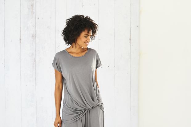 Stone Drape Knot Tee in 37.5® Technology Jersey