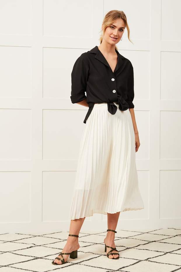 Shell Button PJ Top in Black
