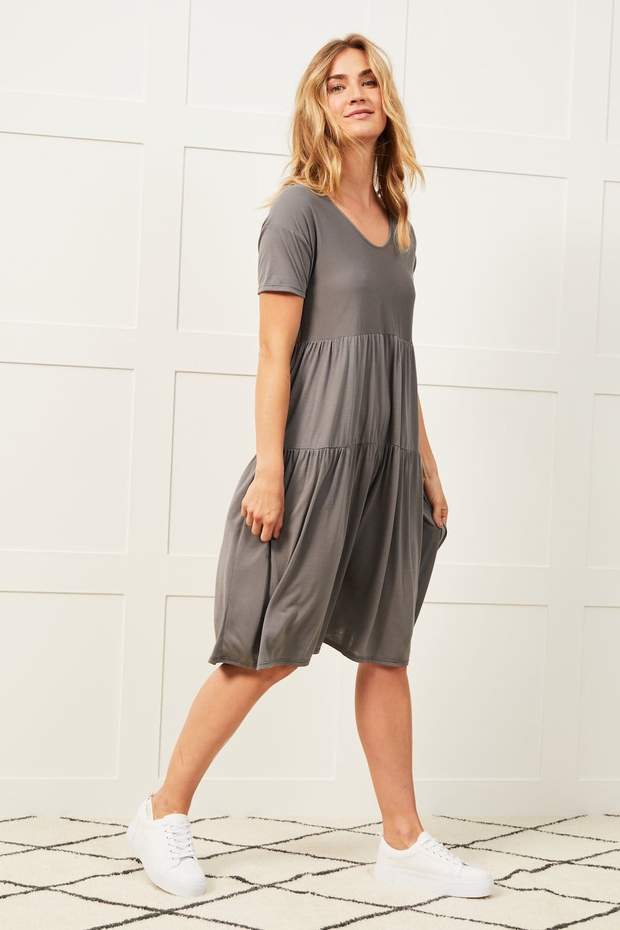 Stone Tiered Dress in 37.5® Technology Jersey