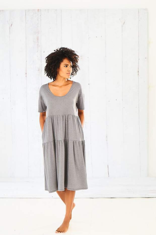 Stone Tiered Dress in 37.5® Technology Jersey